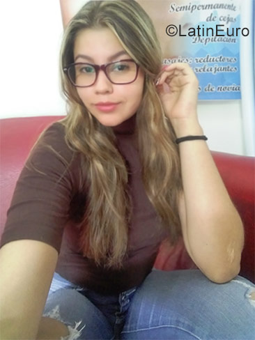 Date this sensual Colombia girl Milena from Barranquilla CO23739