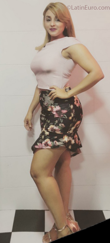Date this pretty Dominican Republic girl Jennifer from Santiago DO32156