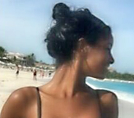 Date this nice looking Ecuador girl Adriana from Guayaquil EC259