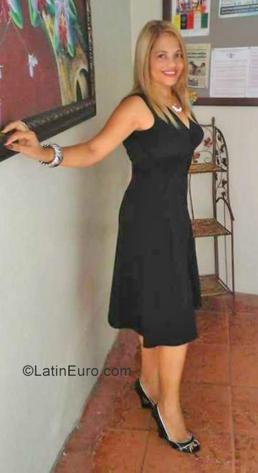 Date this sensual Dominican Republic girl Alba from Santo Domingo DO32256