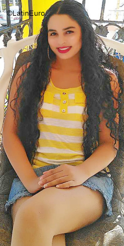 Date this gorgeous Dominican Republic girl Romina from Bonao DO33228