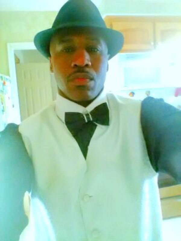Date this beautiful United States man CAMERON from Detroit US19273