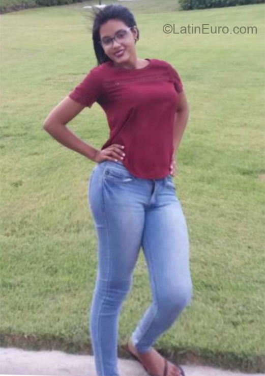 Date this stunning Dominican Republic girl Maria from Santiago DO32317