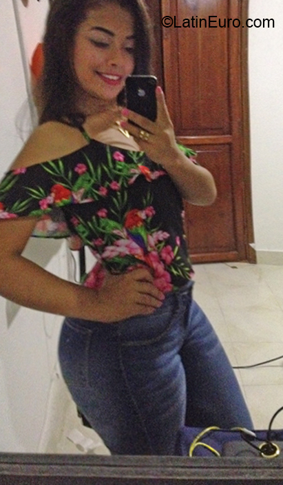 Date this delightful Colombia girl Angelis from Barranquilla CO23884