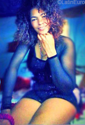 Date this happy Dominican Republic girl Remolia from Moca DO32441