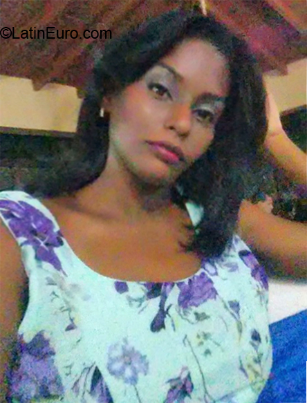 Date this foxy Dominican Republic girl Mercedes from Santo Domingo DO32447