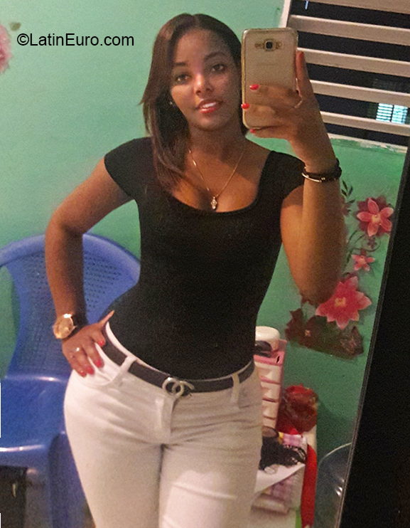 Date this charming Dominican Republic girl Neidie from Santiago DO32455