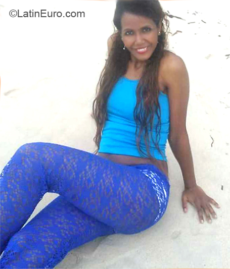 Date this voluptuous Dominican Republic girl Gesi from Puerto Plata DO32488