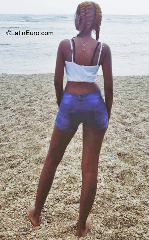 Date this pretty Dominican Republic girl Micole from San Juan DO32574