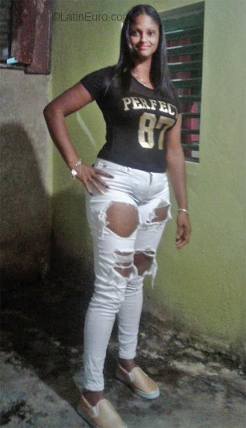 Date this tall Dominican Republic girl Ynocencia from Puerto Plata DO32594