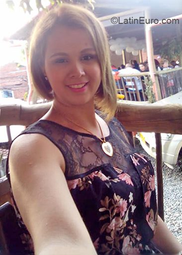 Date this pretty Colombia girl Maria from Medellin CO24005
