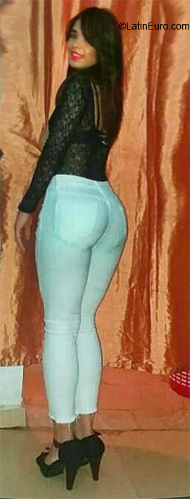 Date this foxy Dominican Republic girl Nathy from Santiago DO32763