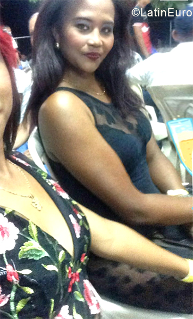 Date this sultry Dominican Republic girl Cenna from Santiago DO32817