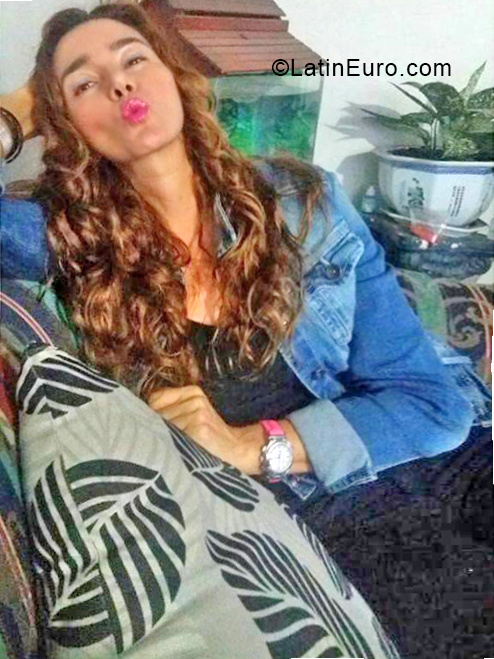 Date this stunning Colombia girl Emisin from Medellin CO24080