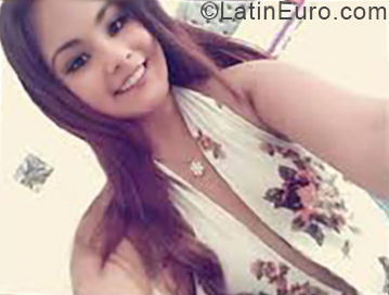 Date this beautiful Colombia girl Carolina from Cartagena CO24093