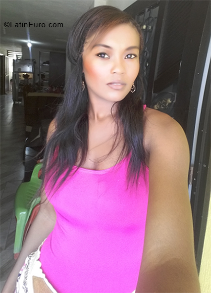 Date this lovely Colombia girl Karen from Remedios CO24101