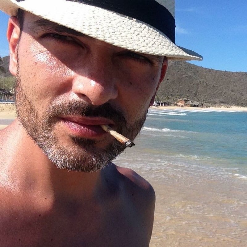 Date this young Italy man Roberto from La Paz IT306