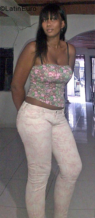 Date this athletic Colombia girl Ana from Cali CO24159
