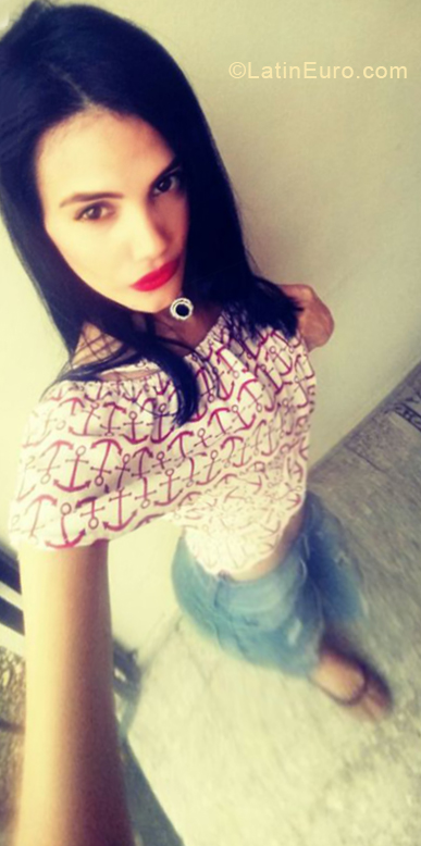 Date this attractive Dominican Republic girl Mariel from Santiago DO32968