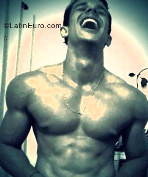 Date this beautiful Brazil man Maiayury from Rio De Janeiro BR10637