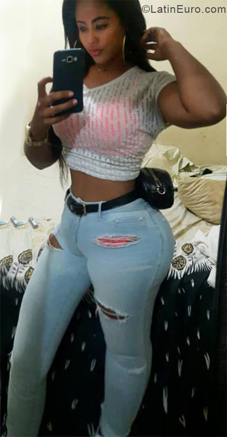Date this gorgeous Dominican Republic girl Kariana from Puerto Plata DO33016
