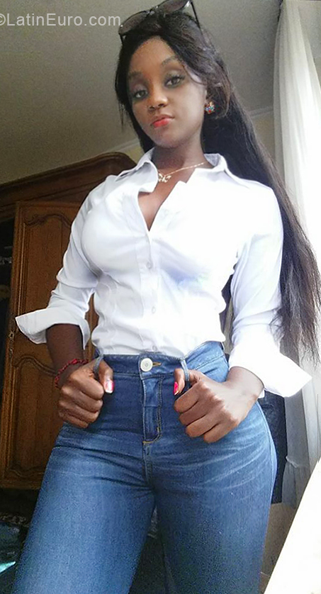 Date this cute Colombia girl Heidy from Cali CO24241