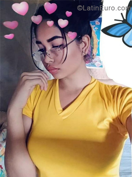 Date this exotic Ecuador girl Sofia from Santo Domingo de Los Colorados EC278