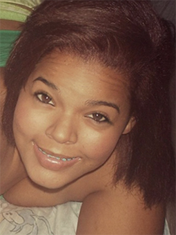 Date this attractive Venezuela girl Alejandra from Miranda VE1857