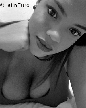 Date this cute Cuba girl Yanare from Havana CU489