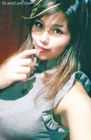 Date this nice looking Colombia girl Leidy from Bogota CO24369
