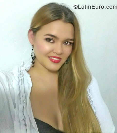 Date this happy Colombia girl Maria from Medellin CO24405