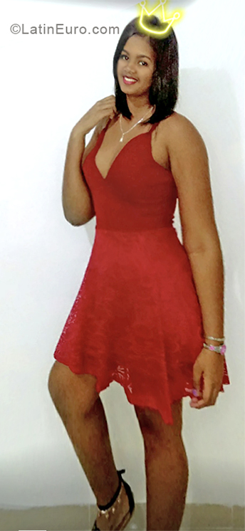 Date this lovely Dominican Republic girl Michelle from Santo Domingo DO33299