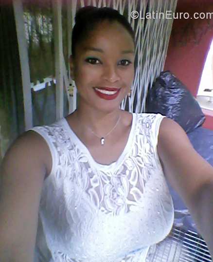 Date this sensual Colombia girl Onix from Cali CO24486