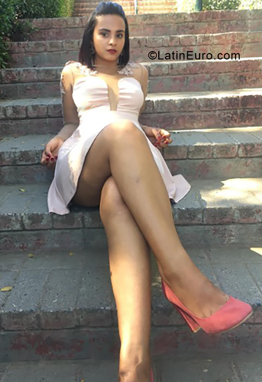 Date this sultry Dominican Republic girl Lisset from Santiago DO33426