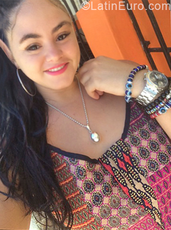 Date this sultry Dominican Republic girl YENIFER from Santo Domingo DO33531