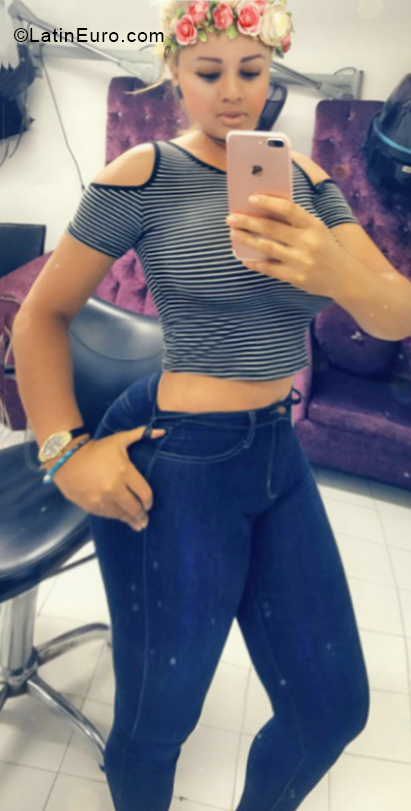 Date this good-looking Dominican Republic girl Marlenny from Santo Domingo DO33553
