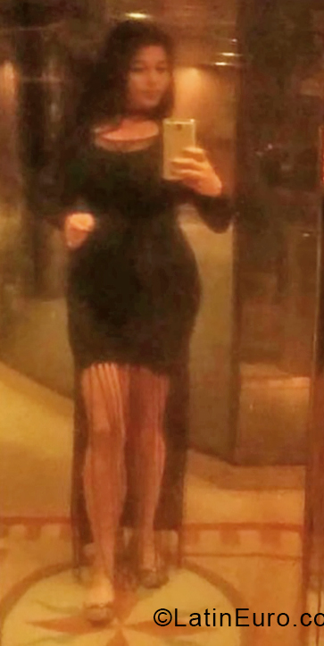 Date this pretty Colombia girl Paquri from Medellin CO24669