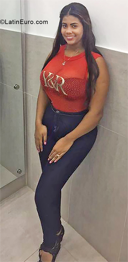 Date this voluptuous Dominican Republic girl Ros from Puerto Plata DO33645