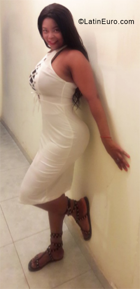 Date this athletic Spain girl Zayda from Cali CO24748