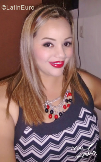 Date this pretty Colombia girl Luz from Medellín VE2080