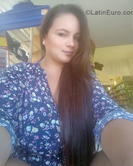 Date this young Colombia girl Diana89 from Ibague CO24752