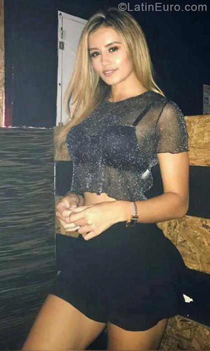 Date this lovely Colombia girl Rachel from Medellin CO24796