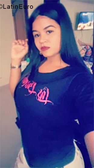 Date this georgeous Dominican Republic girl Emeli from Santo Domingo DO33874