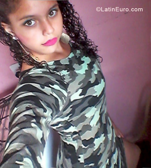 Date this pretty Brazil girl Kezia from Sao Paulo BR10763