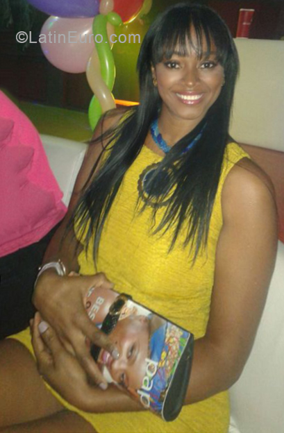 Date this young Colombia girl Yenny from Cali CO24902