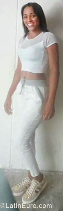 Date this hot Colombia girl Carolina from Bucaramanga CO24912