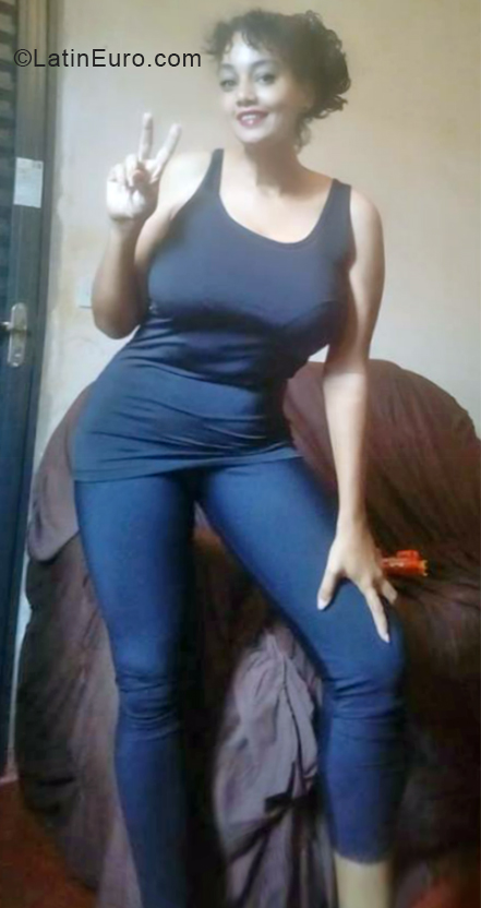 Date this pretty Brazil girl Dany from Goiania BR10772