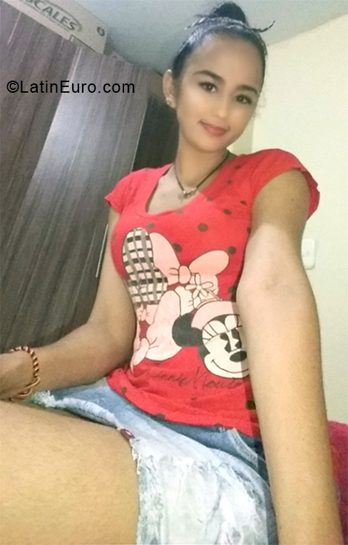 Date this athletic Colombia girl Maribel from Bucaramanga CO24919
