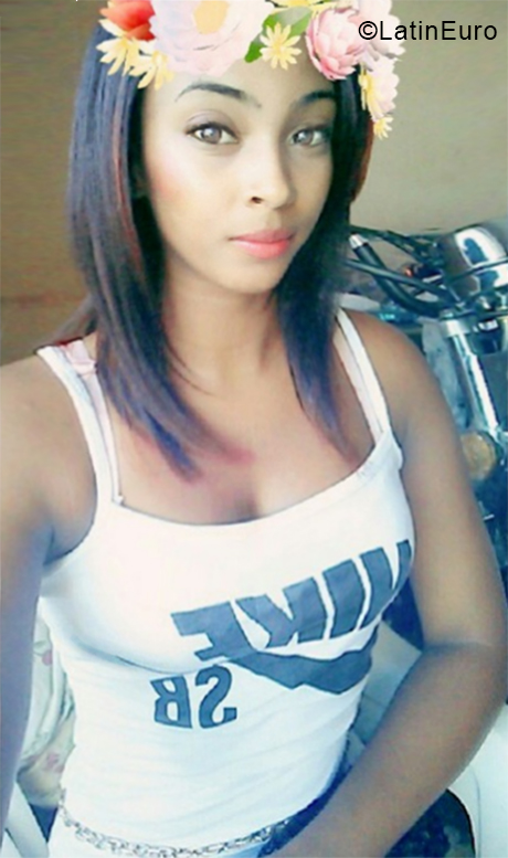 Date this passionate Dominican Republic girl Vianely from Santiago DO34034
