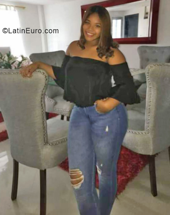 Date this sensual Colombia girl Katherine from Cali CO24960